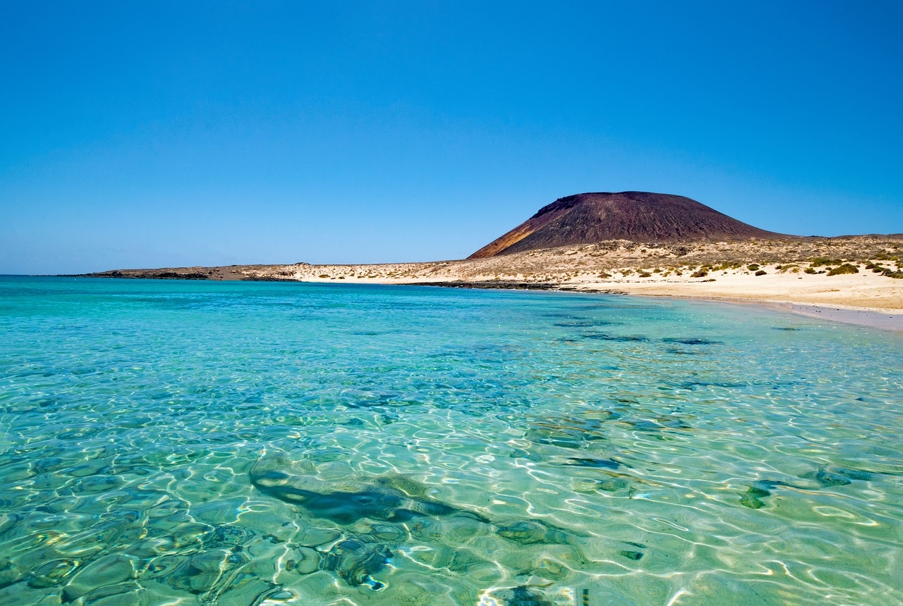https://viajescanals.com/viajes/assets/upload/c9.jpg