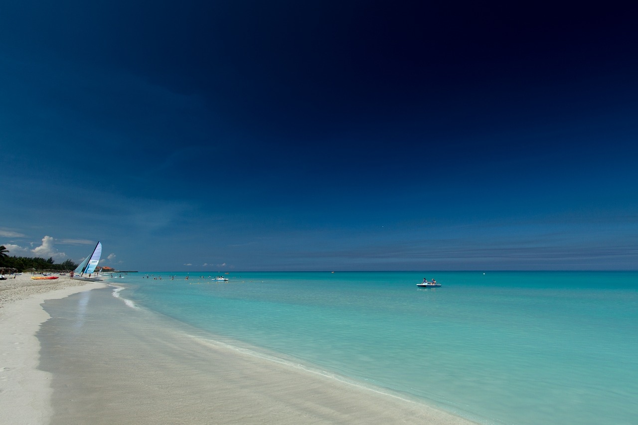 https://viajescanals.com/viajes/assets/upload/d4200.jpg