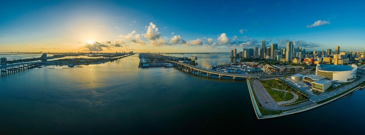 https://viajescanals.com/viajes/assets/upload/d5772.jpg